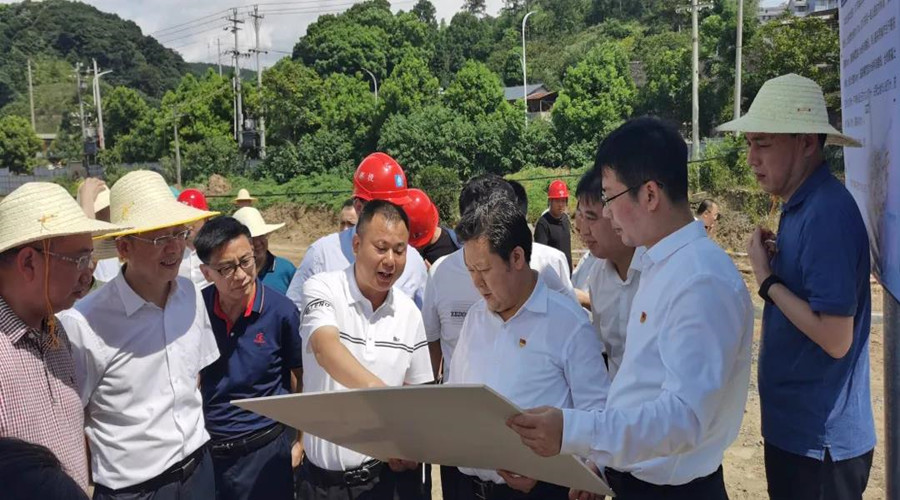 刘志仁一行到郴州汽车总站建设项目现场进行调研指导工作